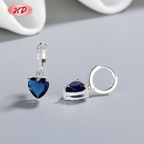 Huggie earrings 1-2