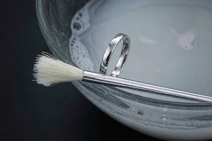 How to Clean 925 Silver Jewelry at Home (Step by Step)