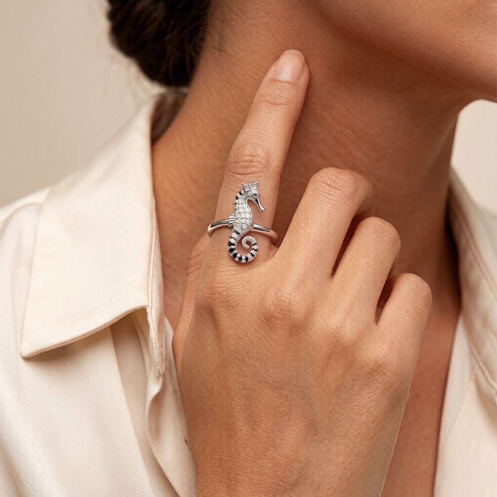 Tiger-tail Seahorse Stone Pavé rings on-model styling