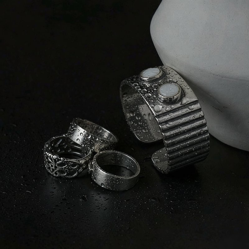 925 silver jewelry with water droplets
