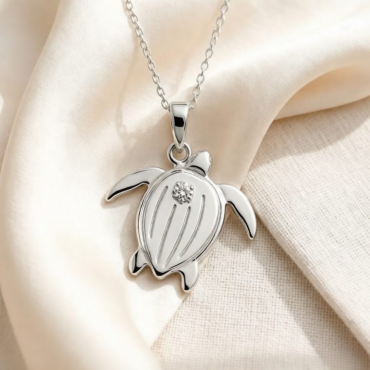 Sea turtle pendant in sterling silver