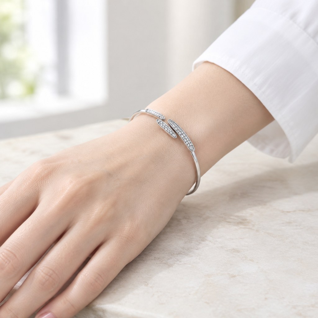 Open Cuff Bangle detail