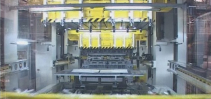 Two arms Flexible Production Line