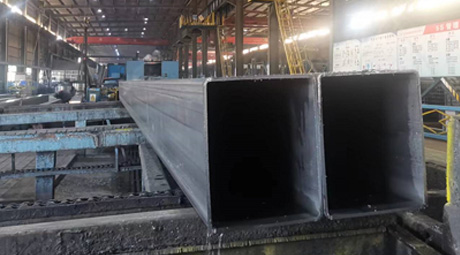 Large diameter square and rectangular steel pipe forming unit