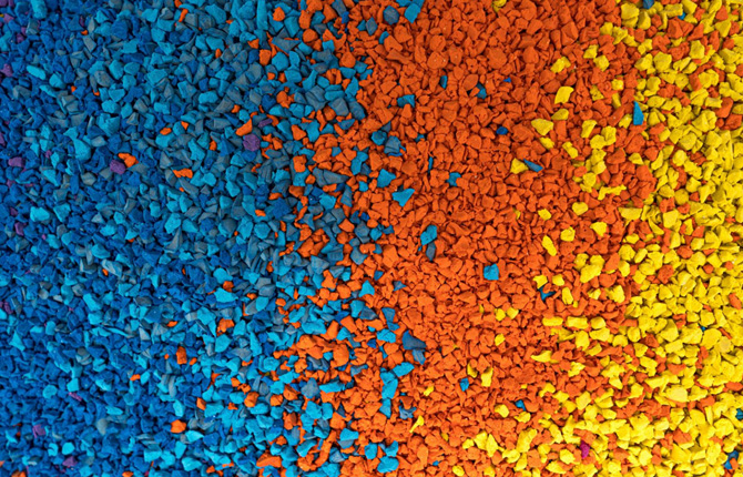 Colour-mixed EPDM granules